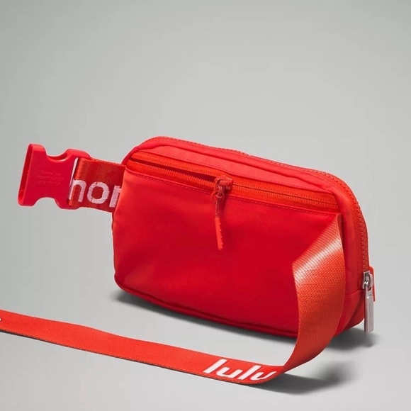Lululemon everywhere belt bag - solar orange/ white - Picture 2 of 5